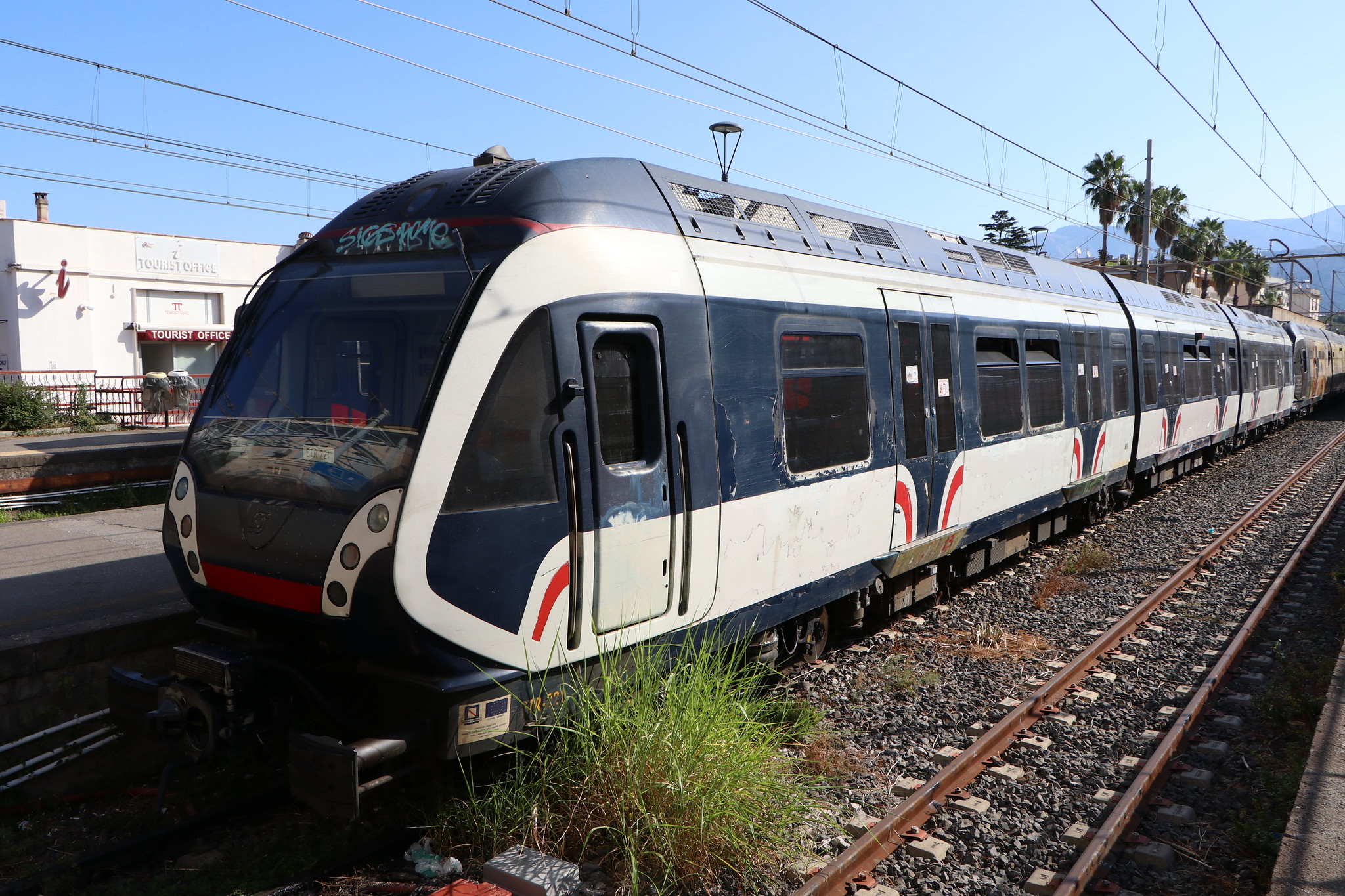 ETR 221 at Sorrento station 2.9.26