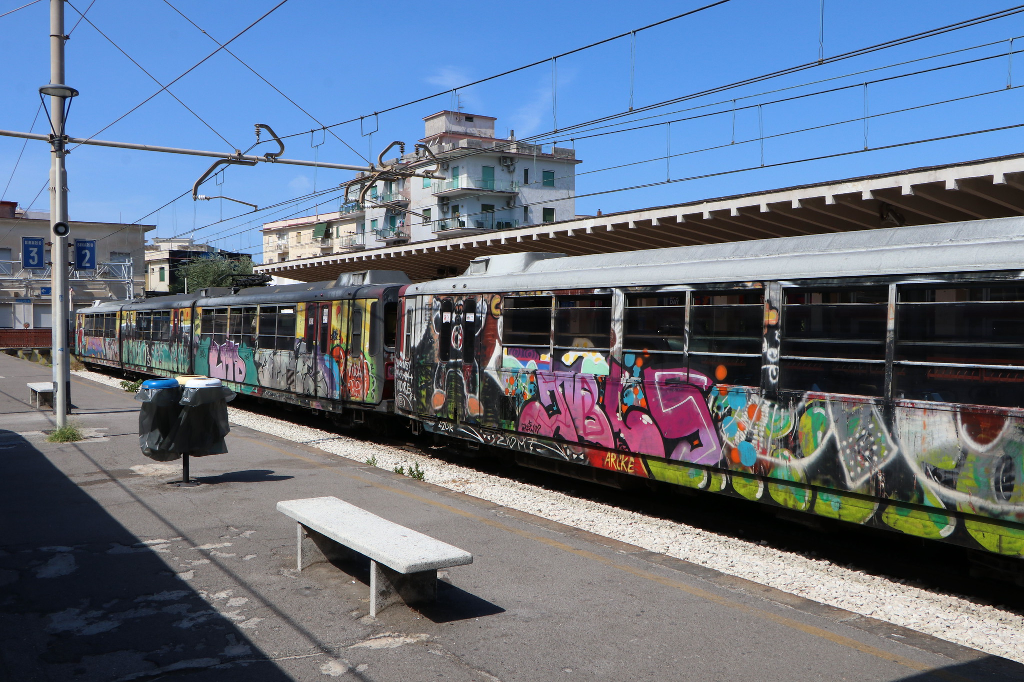 Graffitied trains Sorrento 2.9.26