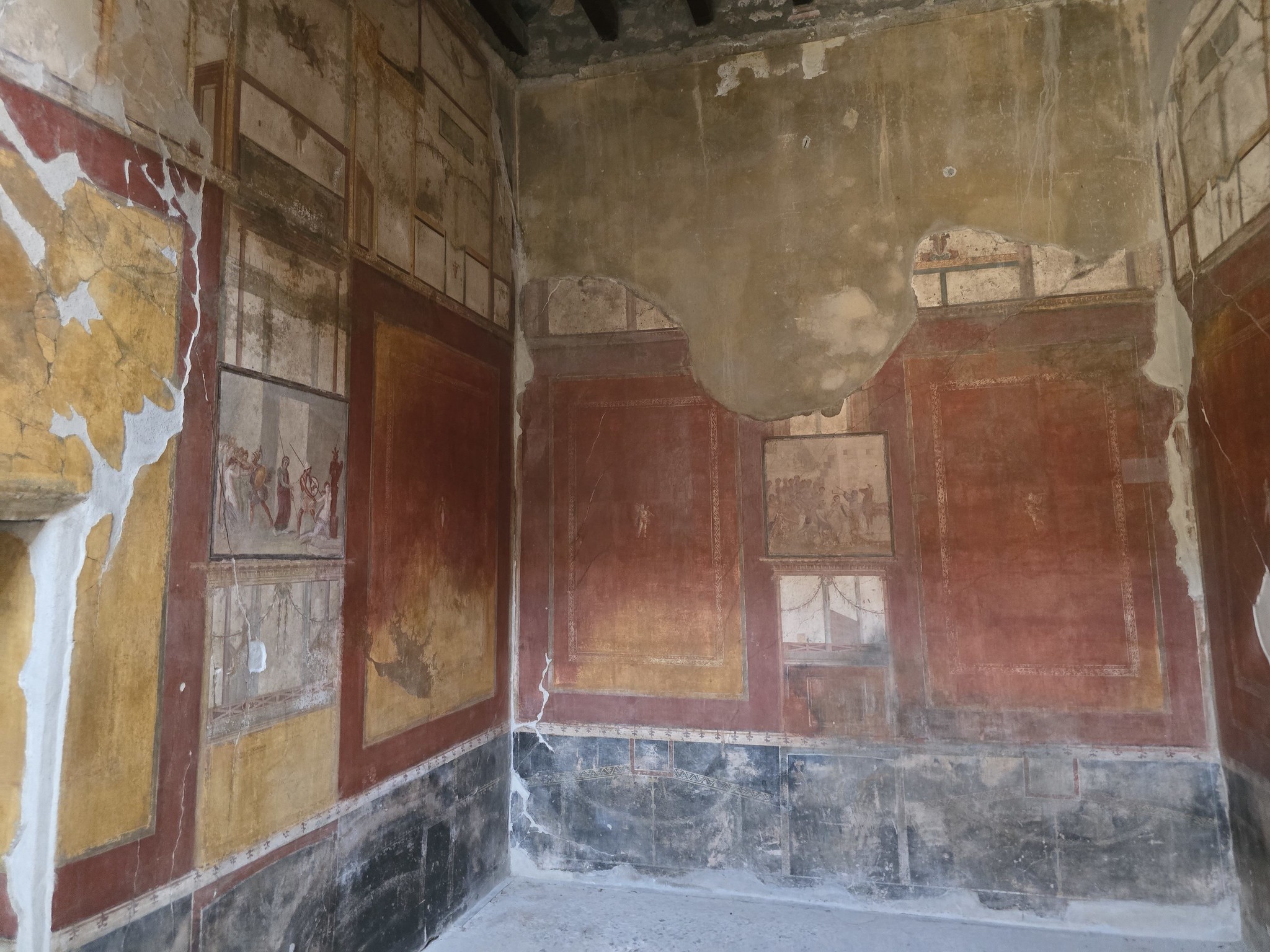 Internal decoration Pompeii 3.9.26